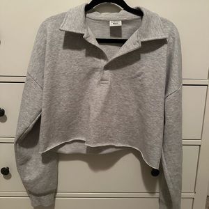 Aritzia cropped grey sweatshirt